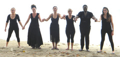 Les 8 de femmes de ‘Mourning / Deuil’