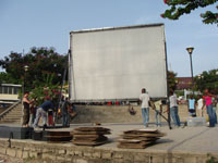 Installation de l'écran de 'Fastforward' - Place du Canapé Vert