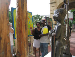 Casseus à son exposition, Institut haitiano-allemand de Port-au-Prince - Forum 2006 - © Myriam Mihindou