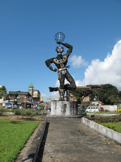 Statue 'La Nouvelle Liberté' réalisée par l'artiste Joseph-Francis Sumégné Statue 'La Nouvelle Liberté' réalisée par l'artiste Joseph-Francis Sumégné