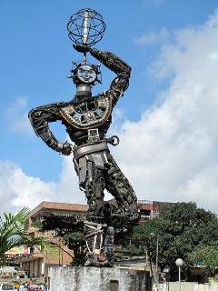 Statue 'La Nouvelle Liberté' réalisée par l'artiste Joseph-Francis Sumégné Statue 'La Nouvelle Liberté' réalisée par l'artiste Joseph-Francis Sumégné