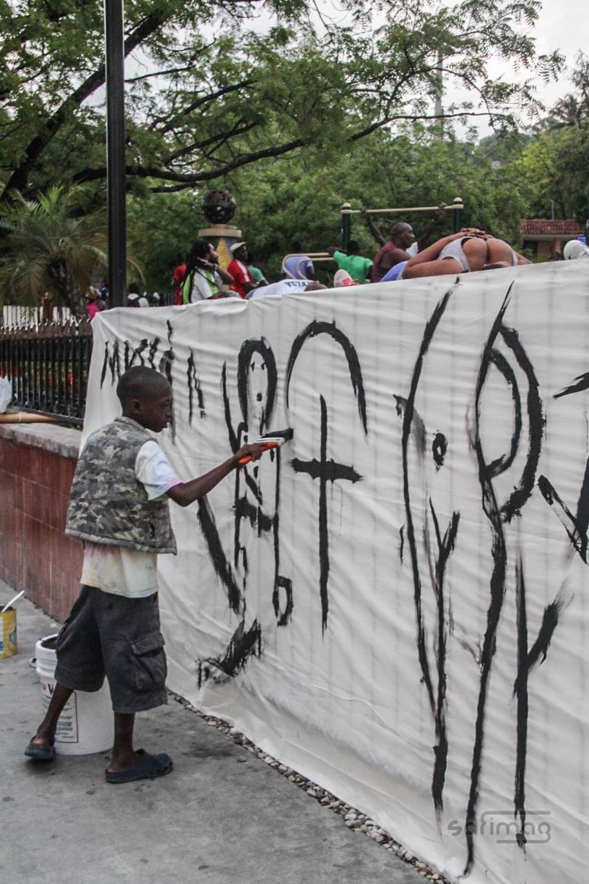 gal-3072376 gal-3072376