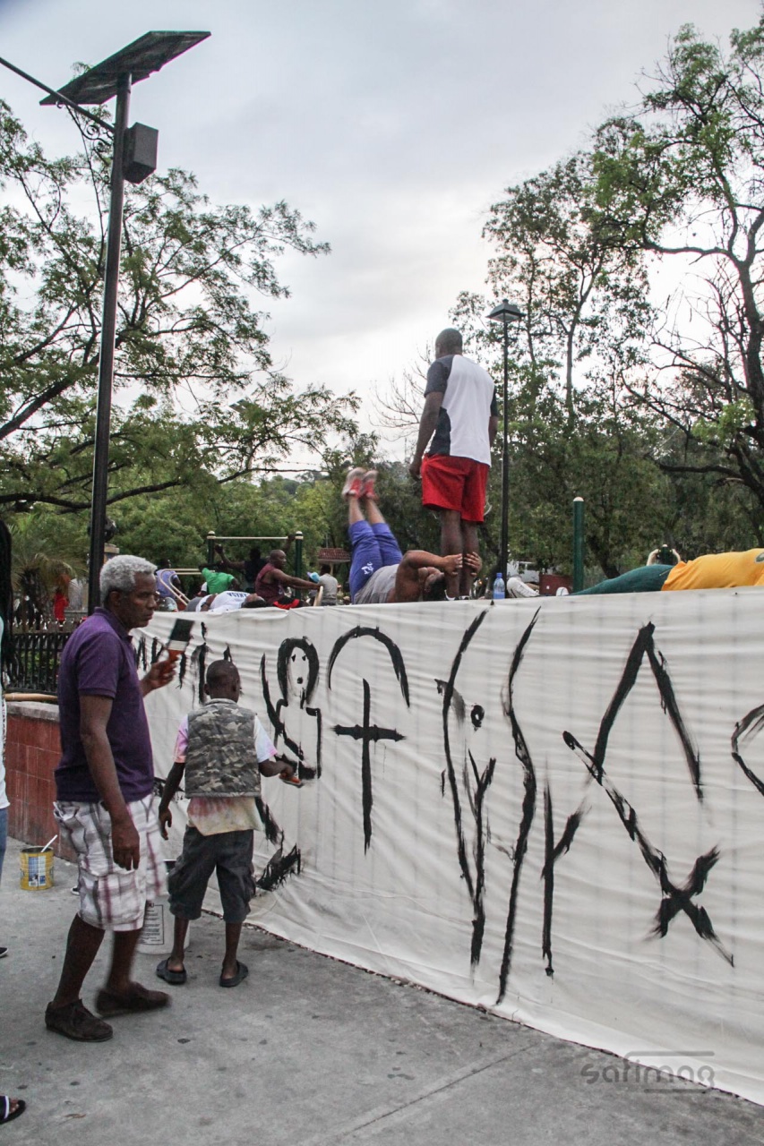 gal-3072493 gal-3072493