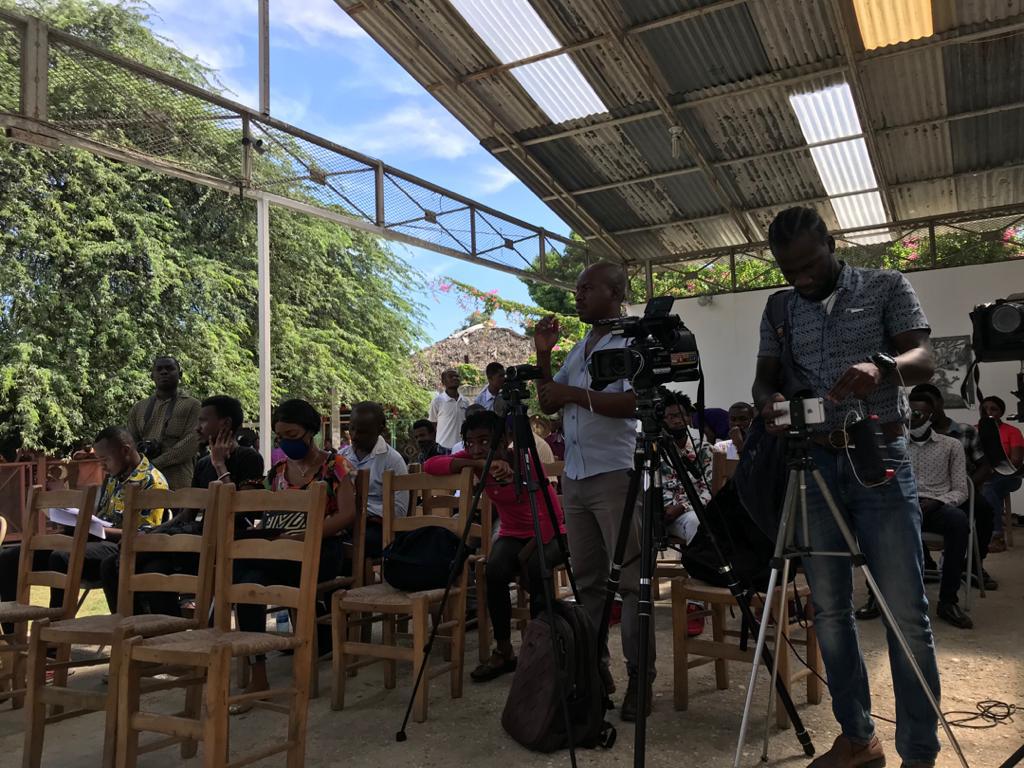 eca46056-dea3-46ea-8ab6-6d3dd27c7997 eca46056-dea3-46ea-8ab6-6d3dd27c7997