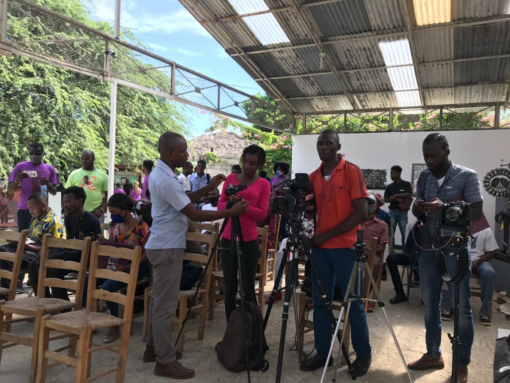 52ee63d6-17c5-4fd4-82a0-9bde02cc8607 52ee63d6-17c5-4fd4-82a0-9bde02cc8607