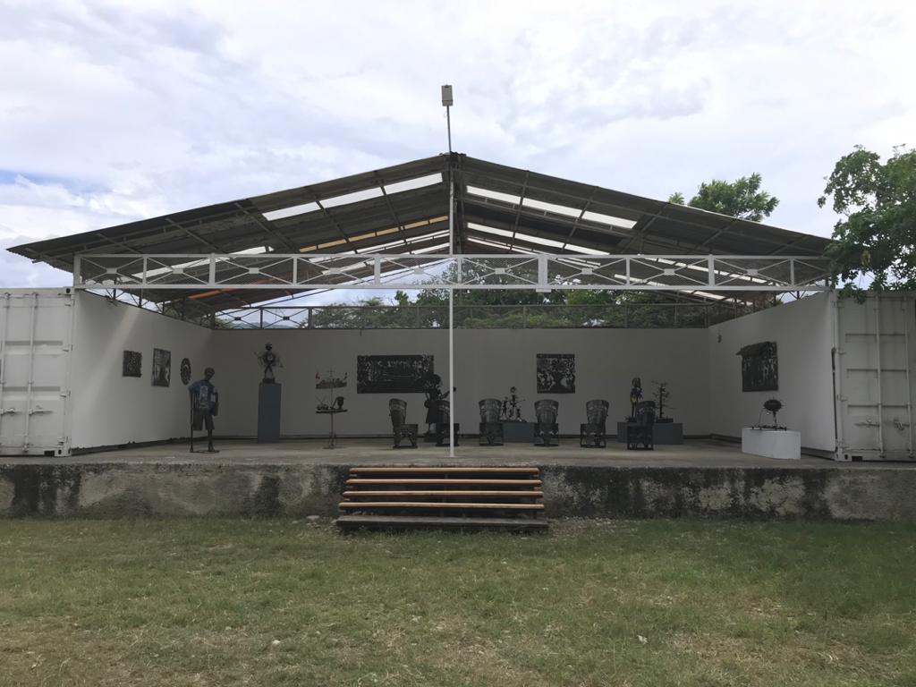 d4560e2f-e1b6-42ae-b579-fe64c8adb343 d4560e2f-e1b6-42ae-b579-fe64c8adb343