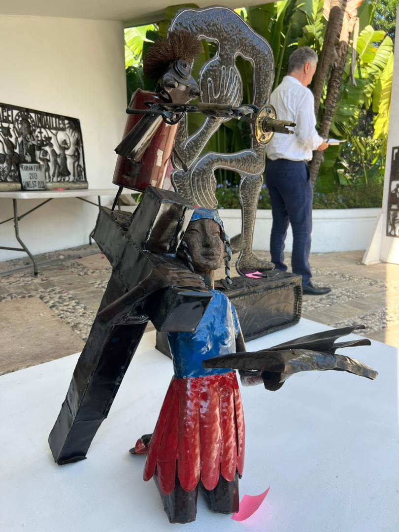 PHOTO-2023-04-13-21-42-25 PHOTO-2023-04-13-21-42-25