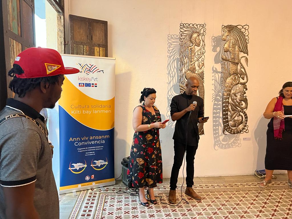 8dd11917-8d43-4182-8b55-ee833149570d 8dd11917-8d43-4182-8b55-ee833149570d