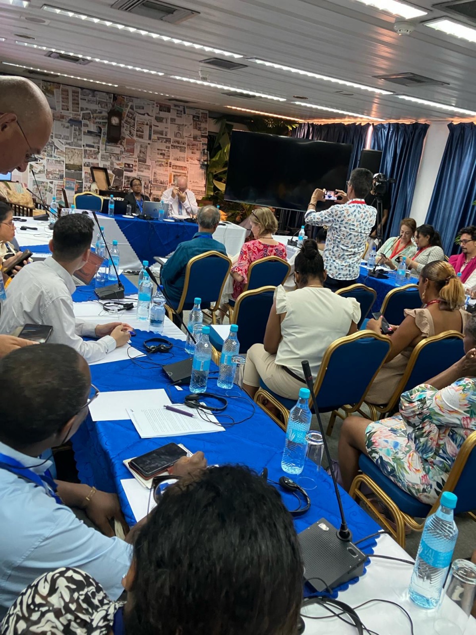 e7c67a64-047f-46d7-b131-81dbc436c07b e7c67a64-047f-46d7-b131-81dbc436c07b