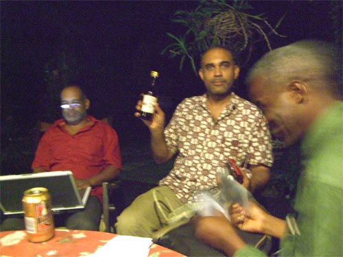 Accueil à la bière et au rhum local Accueil à la bière et au rhum local