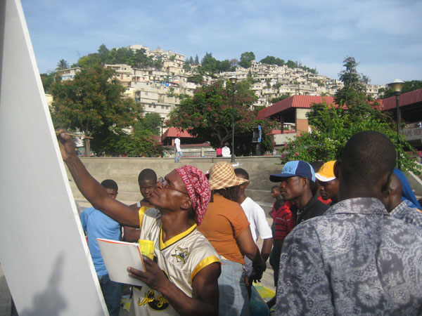 Karim Bléus (Haïti) intervenant sur le travail de Christopher Cozier (Trinidad)