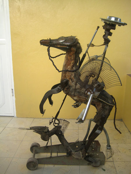 Jose Delpé - Un 'Don Quichotte', sculpture, technique assemblage : objets récupérés, fer, aluminium