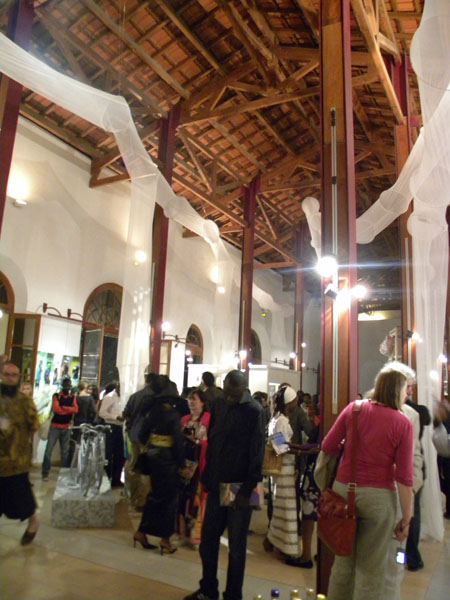 Vue de la salle d'exposition de l'Institut Français de Dakar Vue de la salle d'exposition de l'Institut Français de Dakar
