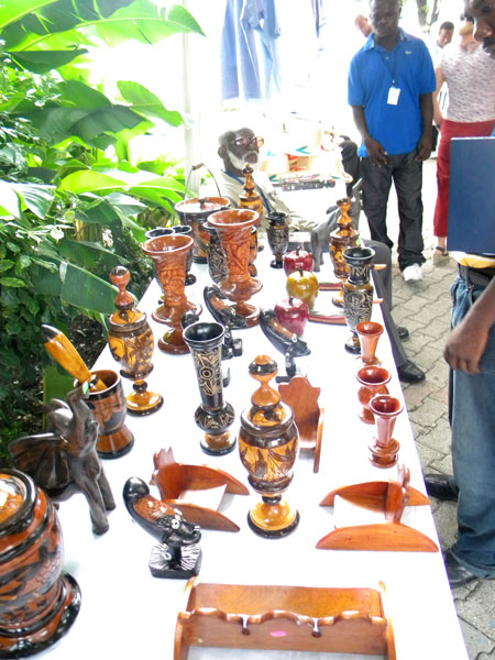 Les objets en acajou attirent encore Les objets en acajou attirent encore