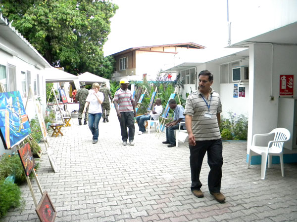 L'exposition de peintures, présentée sur des chevalets confectionnés également au Bel Air